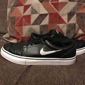 Real Leather Black and white nike SB shoes!